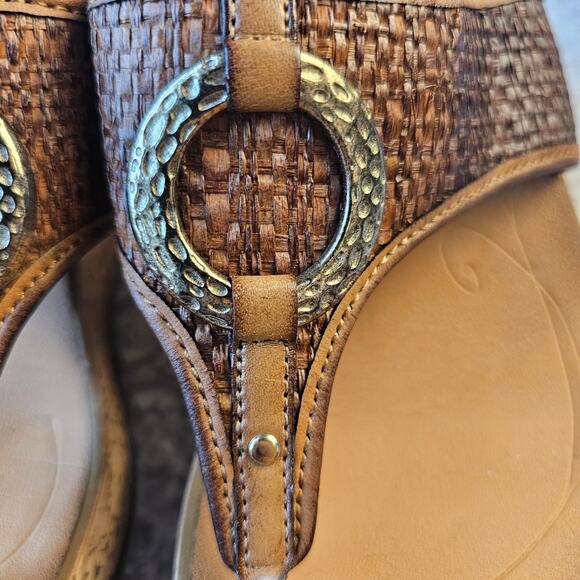 Clarks Women's Avaleen Lake Leather Cork Wedge Flip Flop Sandals Size 8 Brown - Picture 3 of 8